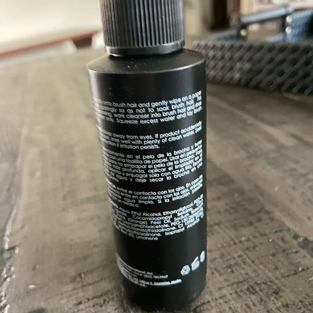 NWT bodyprograhy pro makeup brush cleaner